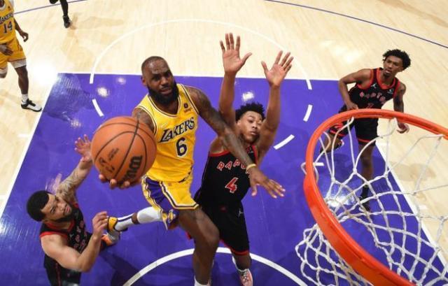 nba开盘-末节努力追分展现血性 湖人完全可以更体面的死去