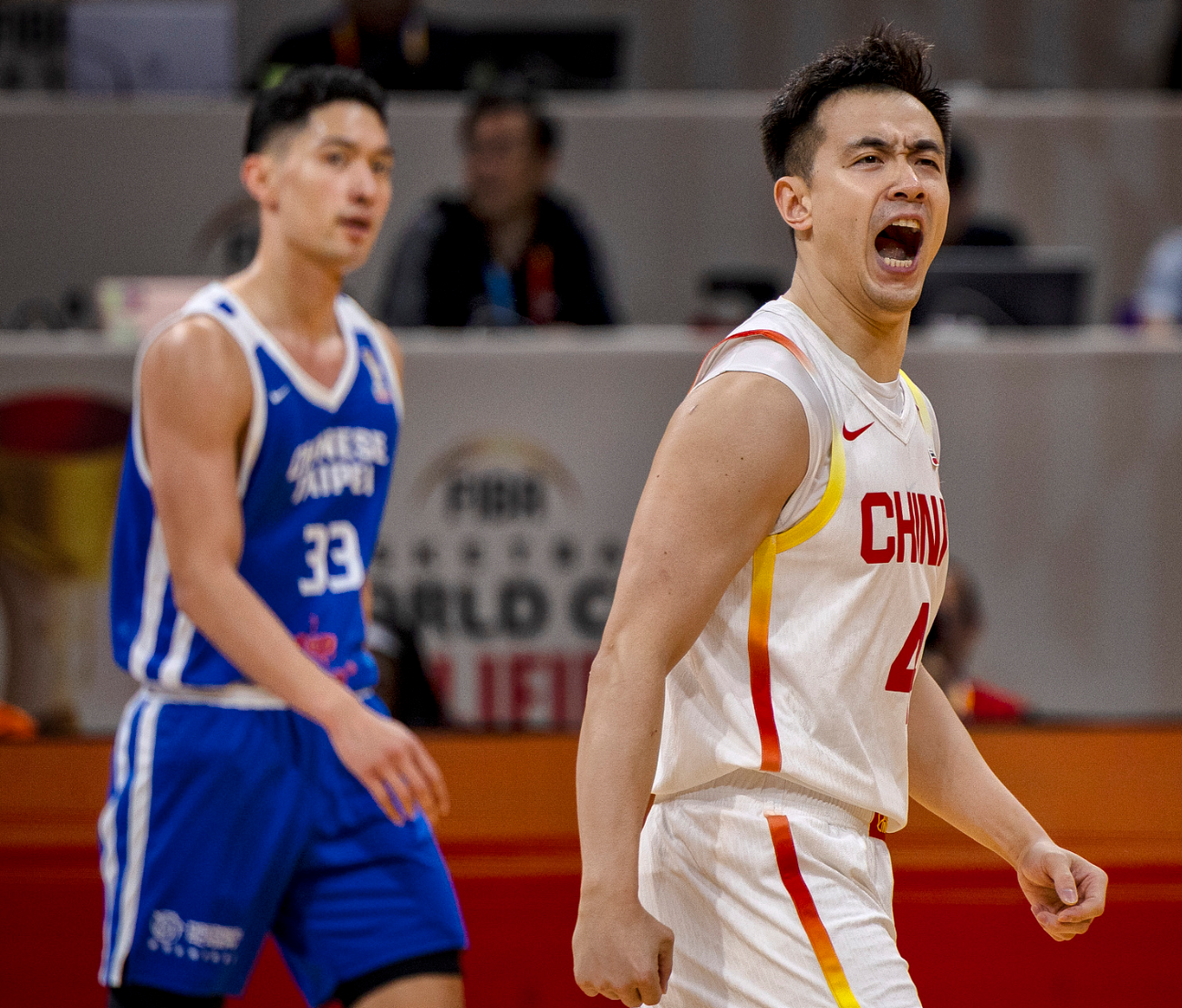 nba开盘-5分钟4犯仍男篮功臣！末节超远三分绝平值千金 赵继伟14分钟13分
